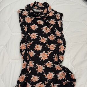 Acacia s worn cut off tank/turtle neck with